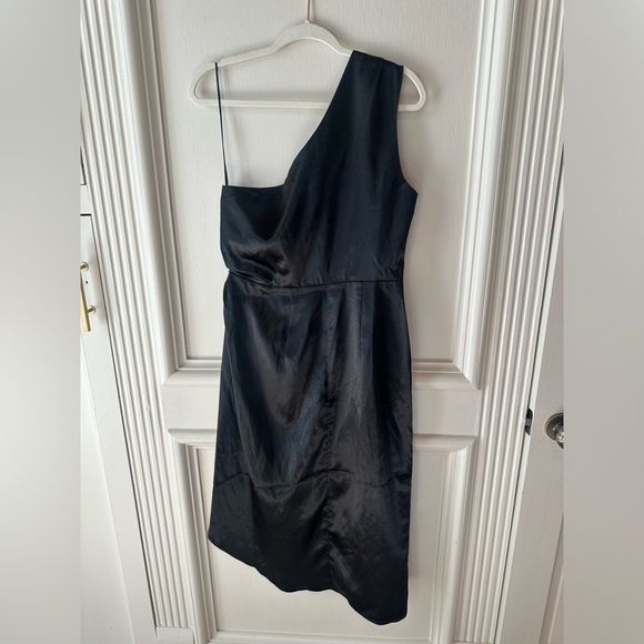 French Connection Adaline One-Shoulder Satin Midi Dress Black Size 8 NWT - Picture 10 of 11